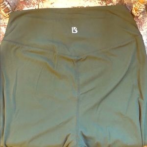 Army green Rosa leggings size small